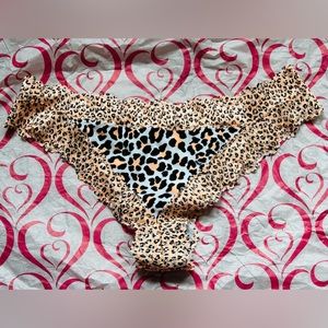 ‼️SOLD‼️NWT VS PINK underwear cotton & lace Thong Tanga cheeky leopard panty M
